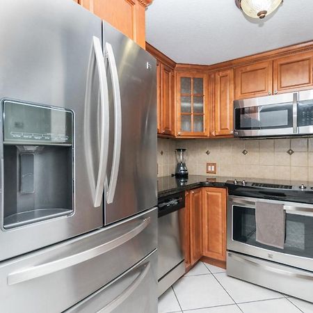 Beautiful 2/2.5 Condo W/Free Parking Fast Wifi Miami Eksteriør bilde