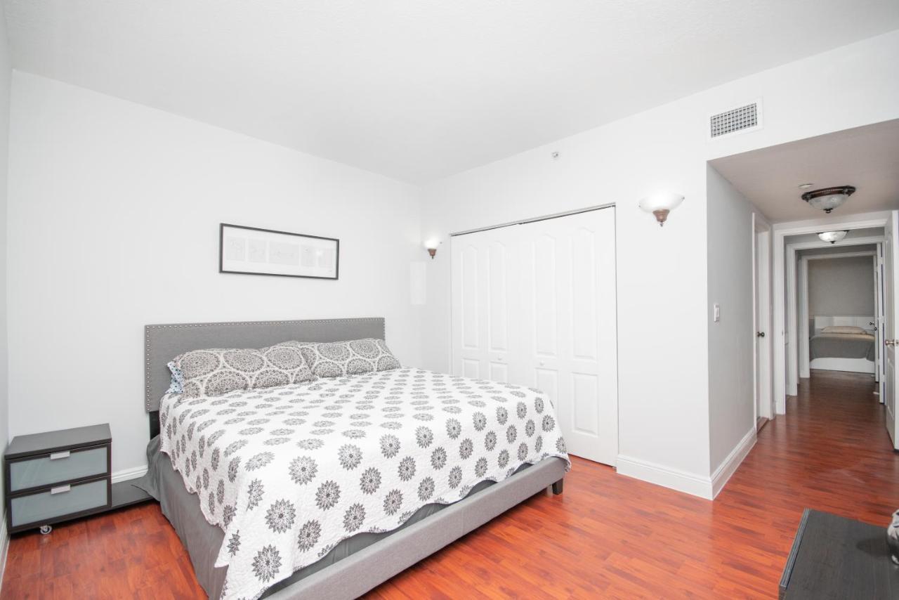 Beautiful 2/2.5 Condo W/Free Parking Fast Wifi Miami Eksteriør bilde