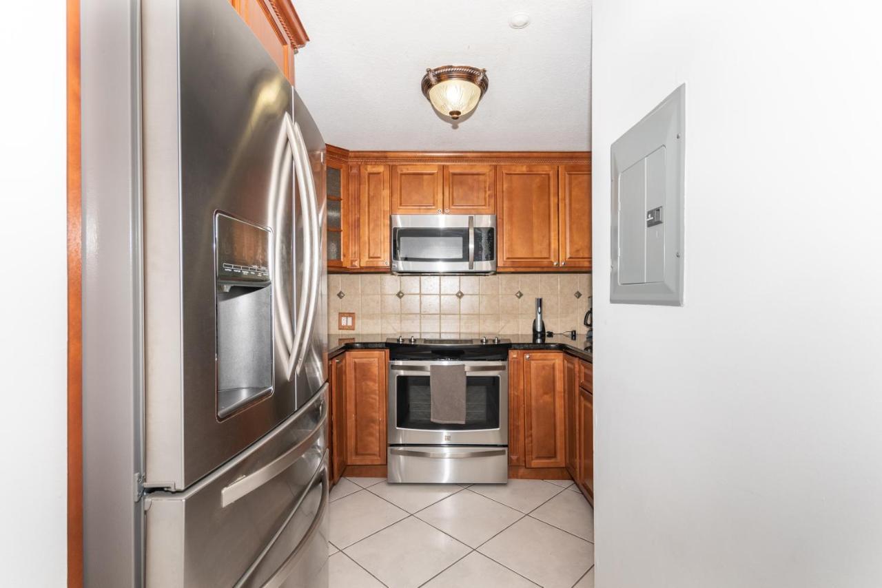 Beautiful 2/2.5 Condo W/Free Parking Fast Wifi Miami Eksteriør bilde
