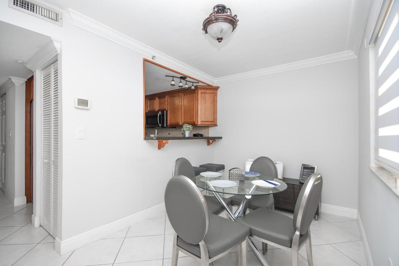 Beautiful 2/2.5 Condo W/Free Parking Fast Wifi Miami Eksteriør bilde